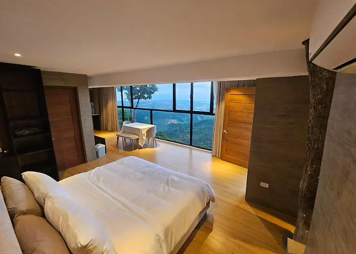 Busay Getaway Hotel 5*